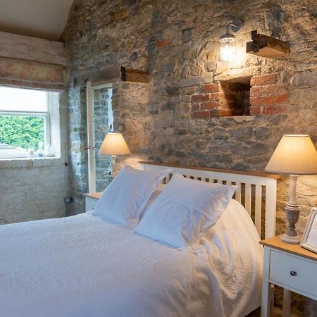The Barn At Amberwell Bed & Breakfast Ditcheat Dış mekan fotoğraf